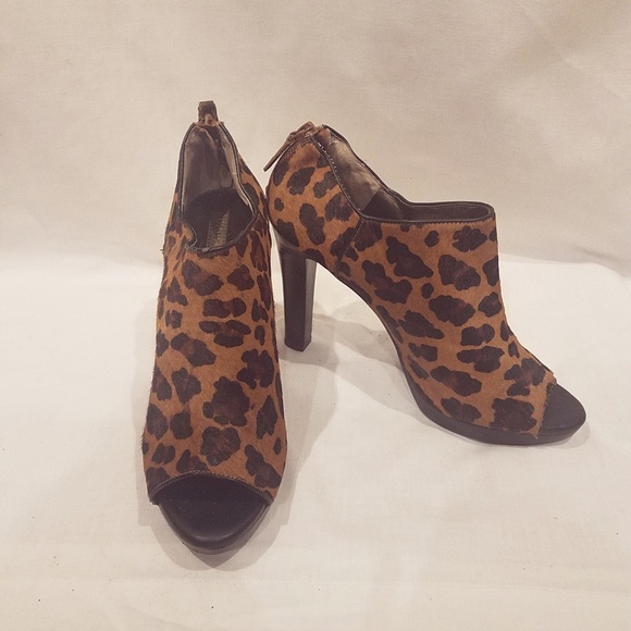 Banana Republic Animal Print OpenToe Bootie Sz 8.5 - Picture 4 of 6